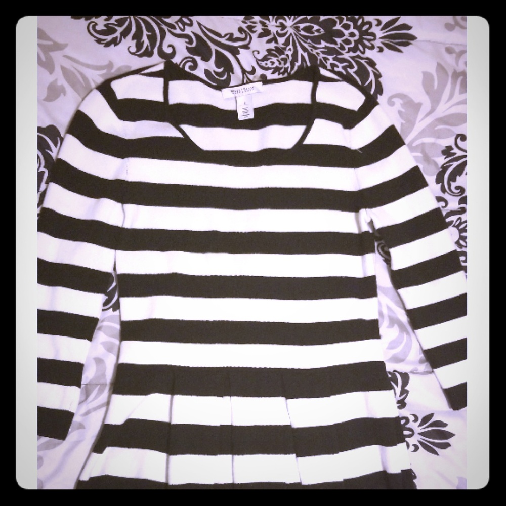 White House Black Market peplum top euc